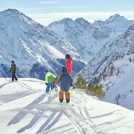 Alpen Brandnertal 3* בראנד